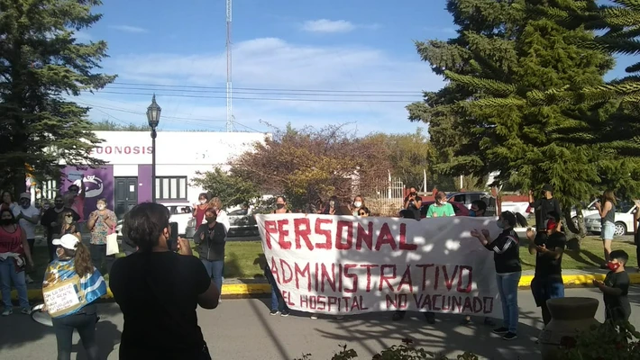 Manifestación en Piedrabuena: piden la renuncia a los funcionarios que recibieron la vacuna Sputnik V