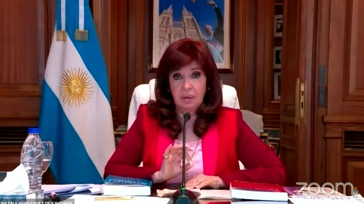 Cristina Fernández afirmó que los delitos que le imputan: "fueron juzgados por la justicia de Santa Cruz y fueron sobreseídos"