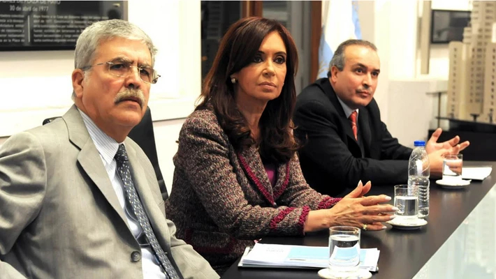 A las 17:30 los jueces leerán el veredicto que podría condenar a Cristina Fernández, De Vido y José López por defraudación al Estado