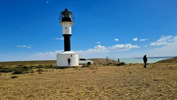El Faro de Puerto Santa Cruz fue declarado Monumento Histórico Nacional